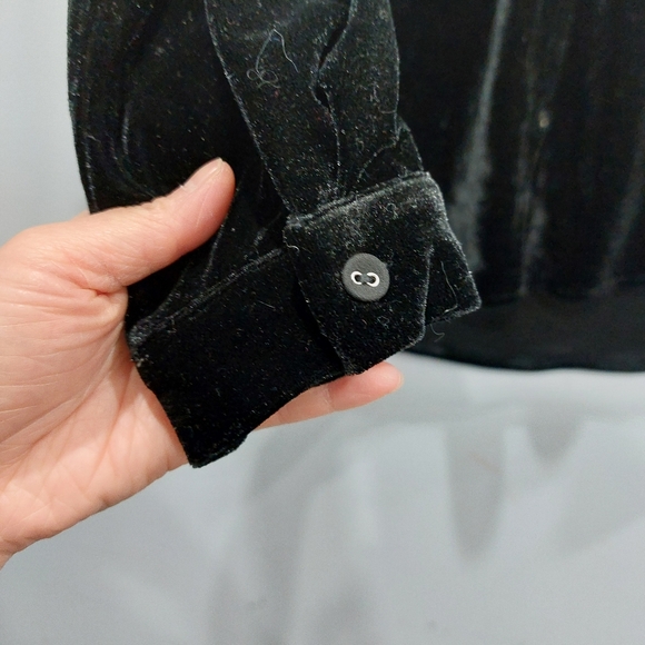 REVOLVE L'Academie The Classic Velvet Black Longsleeve Button Up Shirt XS - Picture 5 of 7